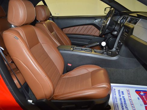 Used 2014 Ford Mustang GT RWD image 11