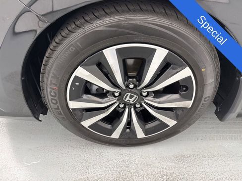 Used 2024 Honda Civic EX image 4