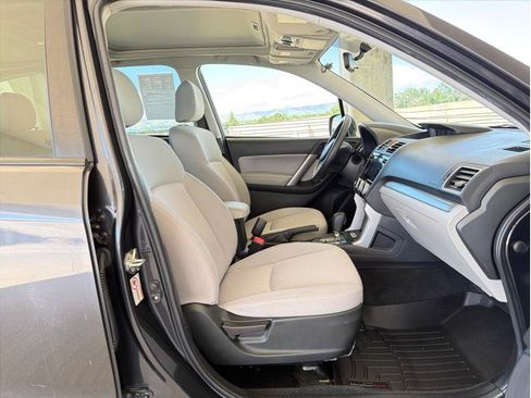 Used 2018 Subaru Forester 2.5i Premium w/ All-Weather Package AWD/4WD image 19