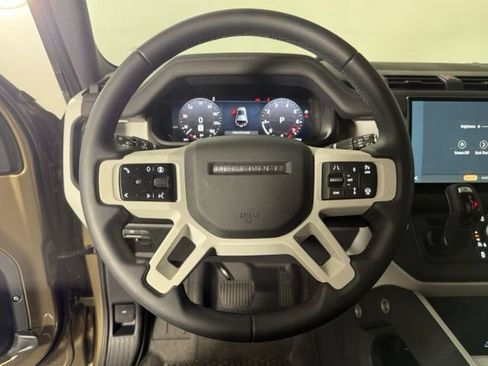 Certified 2025 Land Rover Defender 110 S AWD/4WD image 17