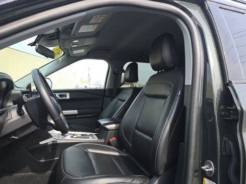 Used 2023 Ford Explorer XLT w/ Equipment Group 202A image 12