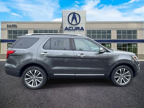 Used 2017 Ford Explorer Platinum AWD/4WD image 6