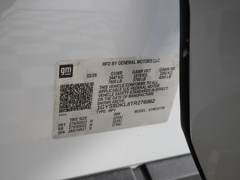 Used 2026 Cadillac Escalade Platinum Luxury w/ LPO, Floor Liner Package AWD/4WD image 40
