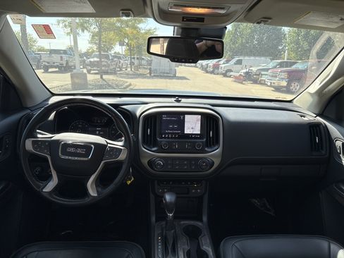 Used 2022 GMC Canyon Denali image 11