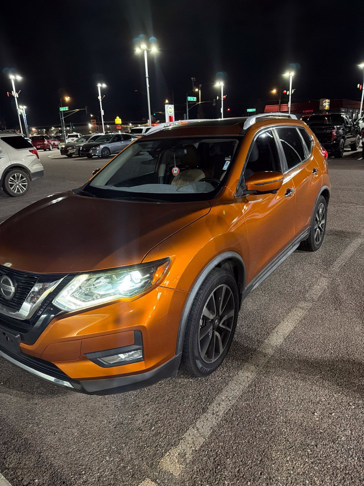 Used 2018 Nissan Rogue SL w/ Premium Package FWD image 4