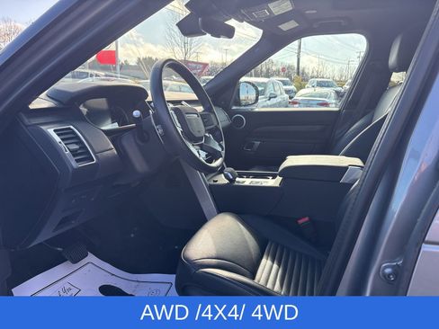 Used 2023 Land Rover Discovery S image 12