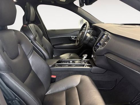 Used 2020 Volvo XC90 T6 Momentum image 13