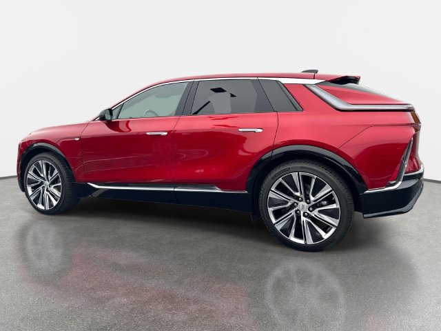 Certified 2024 Cadillac Lyriq Luxury w/ LPO, Floor Liner Package AWD/4WD image 3