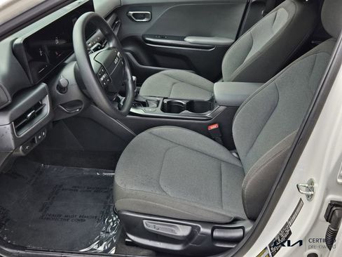 Used 2025 Kia K4 LX image 11