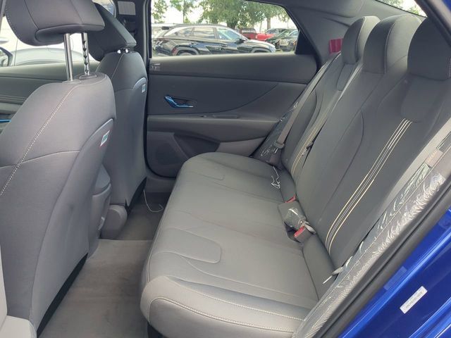 New 2025 Hyundai Elantra SEL FWD image 13