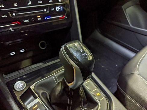 New 2026 Volkswagen Taos SE image 20