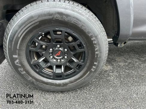 Used 2019 Toyota 4Runner SR5 AWD/4WD image 18