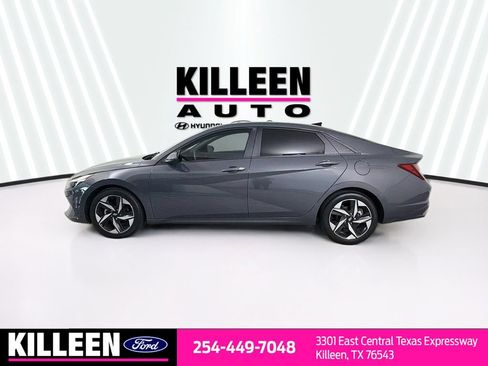 Used 2023 Hyundai Elantra SEL w/ Convenience Package FWD image 4