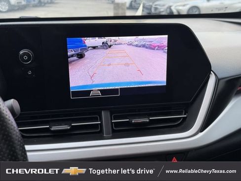 Used 2024 Chevrolet Trax RS w/ Sunroof Package FWD image 25