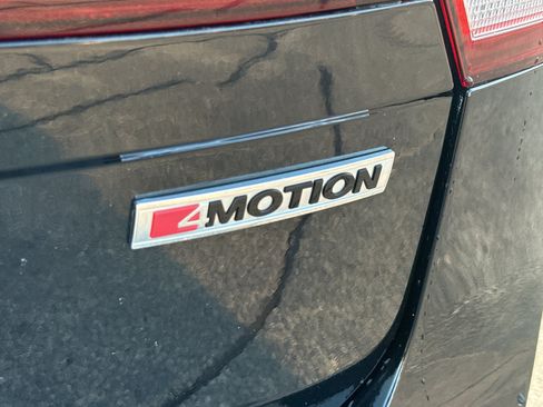 Used 2019 Volkswagen Tiguan SEL AWD/4WD image 9