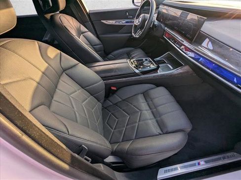 Certified 2023 BMW 760i xDrive w/ Executive Package image 22