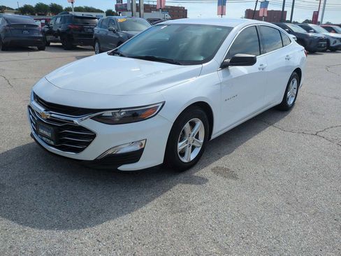 Used 2022 Chevrolet Malibu LS FWD image 4
