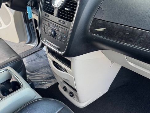 Used 2012 Chrysler Town & Country Touring w/ Entertainment Group #1 image 14