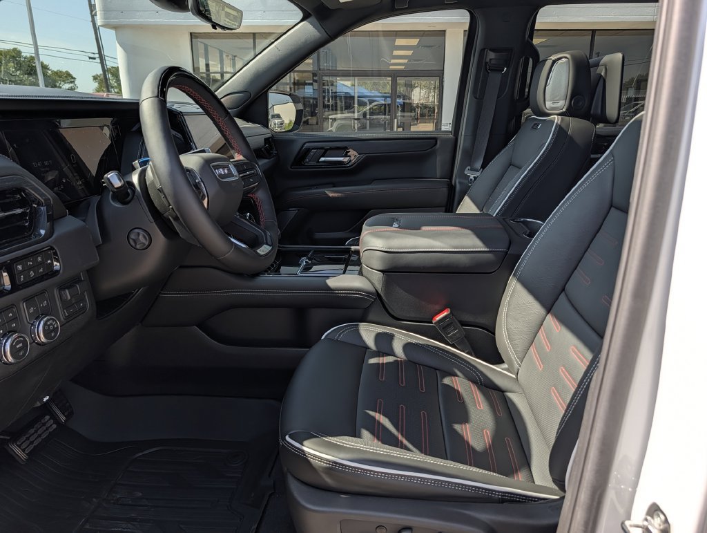 New 2026 GMC Yukon AT4 Ultimate w/ LPO, Floor Liner Package AWD/4WD image 25