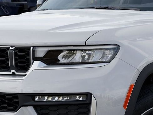 New 2026 Jeep Grand Cherokee Limited AWD/4WD image 4