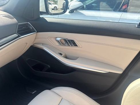 Used 2021 BMW 330i xDrive Sedan w/ Premium Package AWD/4WD image 17