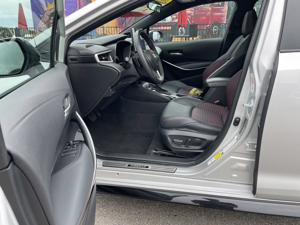Used 2025 Toyota Corolla XSE FWD image 14