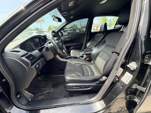 Used 2017 Honda Accord Sport image 26