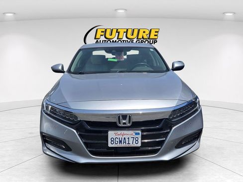 Used 2018 Honda Accord Touring image 2