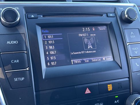 Used 2017 Toyota Camry SE image 25