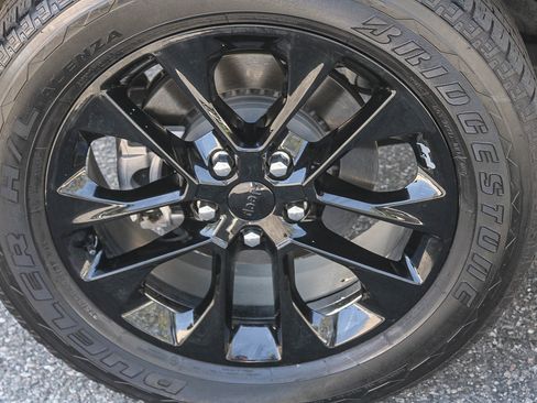 Used 2021 Jeep Wrangler Unlimited Sahara w/ Safety Group image 11