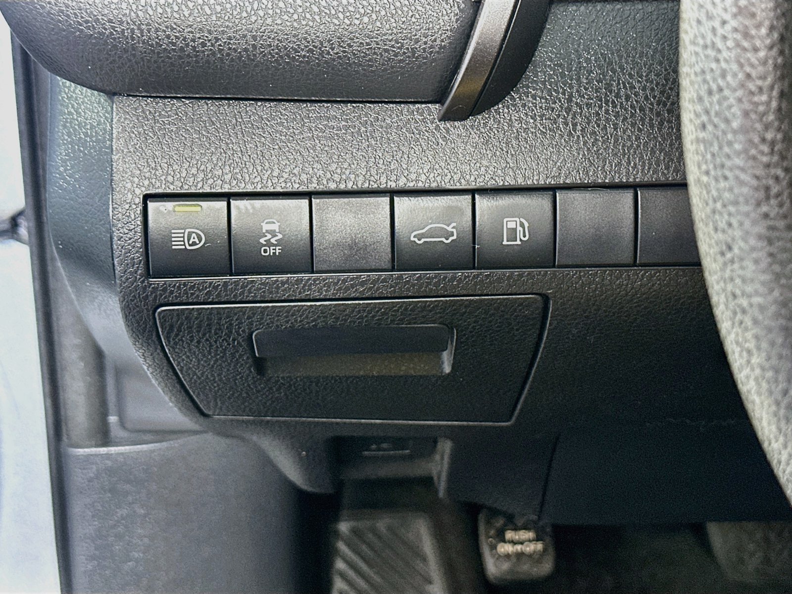 Used 2018 Toyota Camry LE FWD image 10