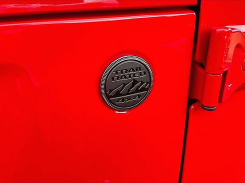 Used 2024 Jeep Gladiator Sport AWD/4WD image 8