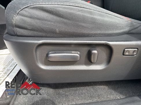 Used 2021 Toyota Tacoma SR5 AWD/4WD image 11