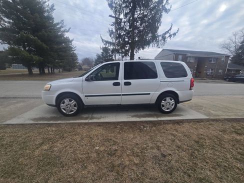 Used 2008 Chevrolet Uplander w/ Climate Package image 2