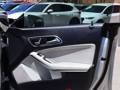 Used 2018 Mercedes-Benz CLA 250 image 31