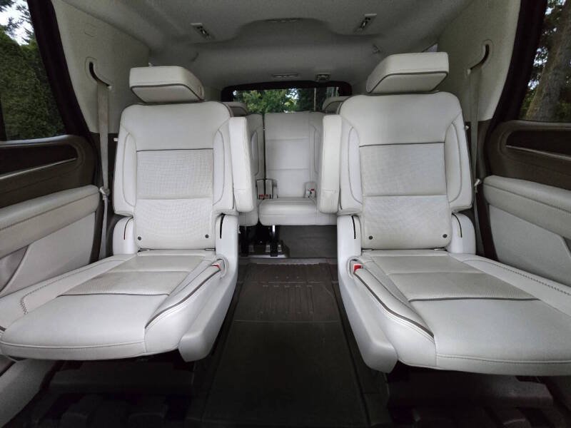 Used 2022 GMC Yukon Denali w/ Denali Ultimate Package AWD/4WD image 17