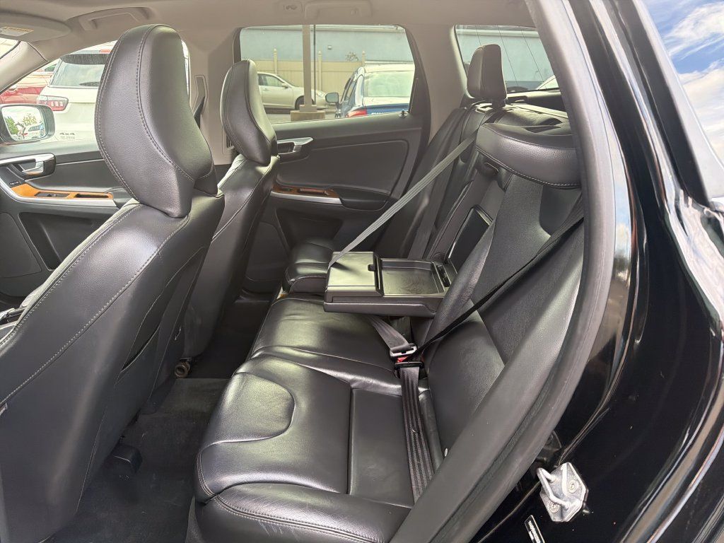 Used 2017 Volvo XC60 T6 Inscription w/ Preferred Option Package AWD/4WD image 15