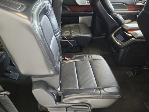 Used 2024 Lincoln Navigator L Reserve w/ Equipment Group 201A image 9