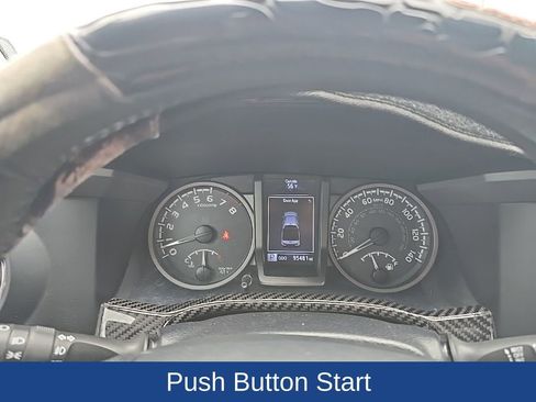 Used 2017 Toyota Tacoma TRD Sport image 4