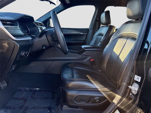 Used 2024 Jeep Grand Cherokee L Limited w/ Luxury Tech Group II image 24