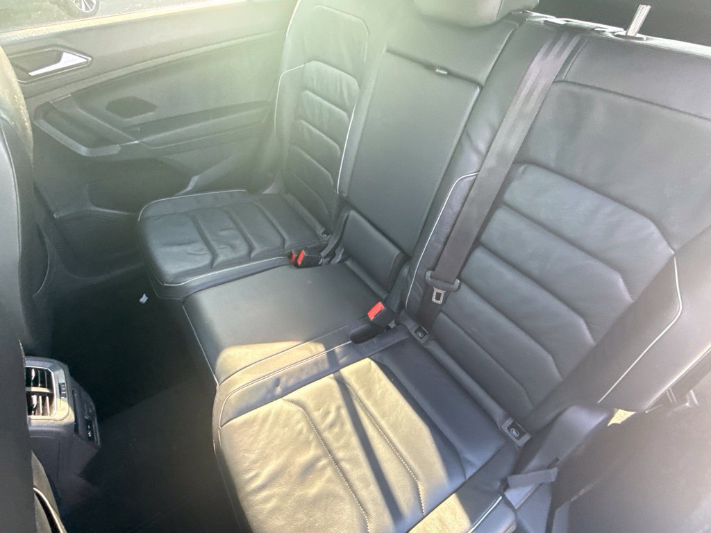 Used 2018 Volkswagen Tiguan SEL Premium w/ R-Line Package FWD image 28