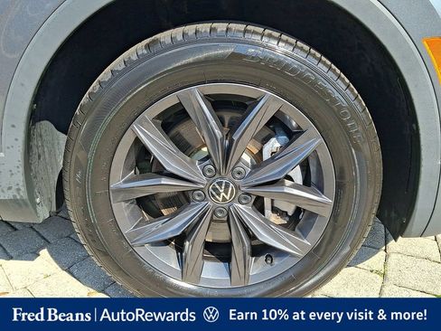 Certified 2023 Volkswagen Tiguan SE w/ Panoramic Sunroof Package AWD/4WD image 13