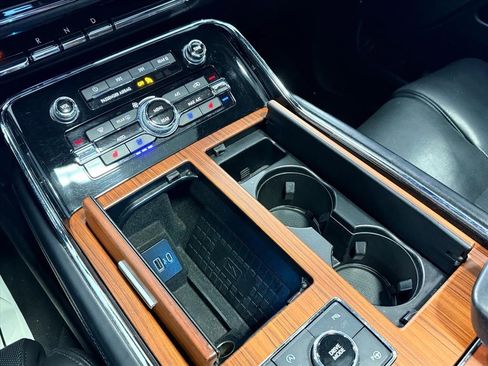 Used 2020 Lincoln Navigator Reserve image 20