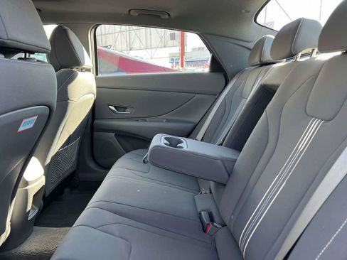 Used 2024 Hyundai Elantra SEL w/ Convenience Package image 13