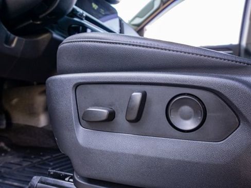 Used 2022 GMC Sierra 1500 SLT w/ X31 Off-Road Package image 12