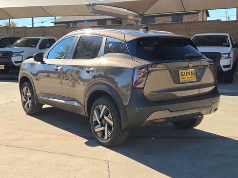 New 2026 Nissan Kicks SV w/ SV Premium Package FWD image 5