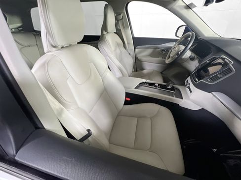 Used 2023 Volvo XC90 B5 Core AWD/4WD image 29