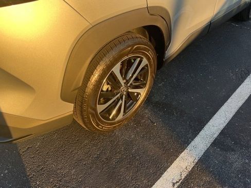 Used 2025 Toyota Corolla Cross AWD Hybrid image 11