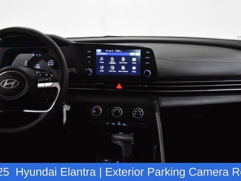 Used 2025 Hyundai Elantra SE FWD image 9