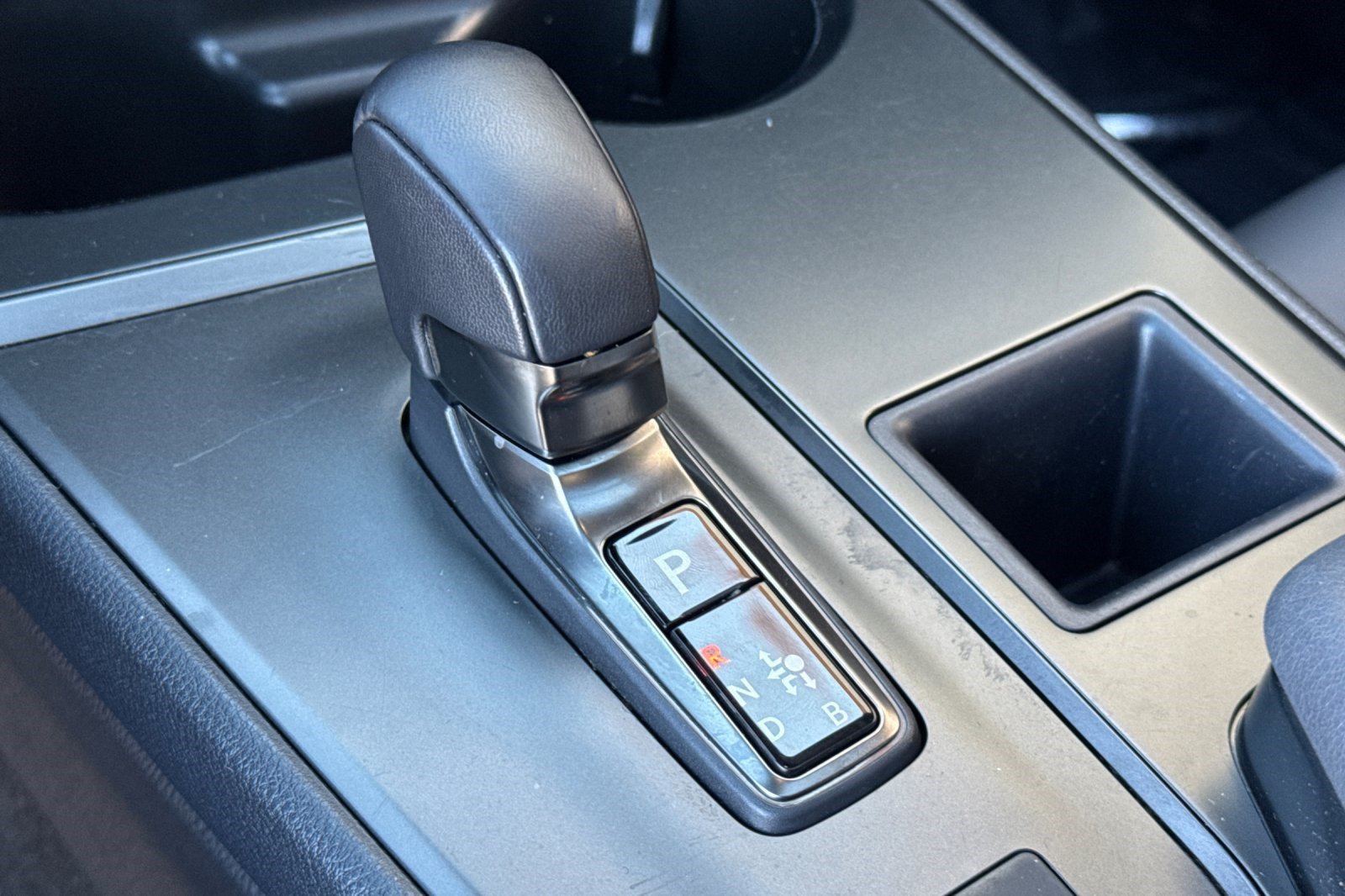 Certified 2025 Lexus UX 300h FWD w/ Accessory Package (Z2) image 18